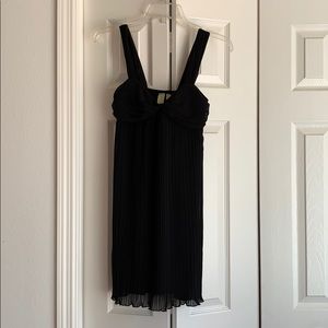Women’s Black dress size small.